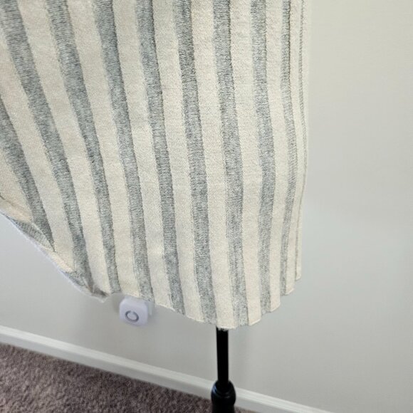 Kerisma sweater in size small with ribbed sleeves bat like wings - Picture 5 of 11